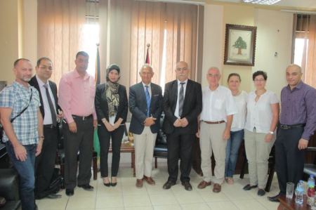 الخندقجي يبحث مع وفد مقاطعة اوكستاني الفرنسية مشاريعهم في محافظة طوباس